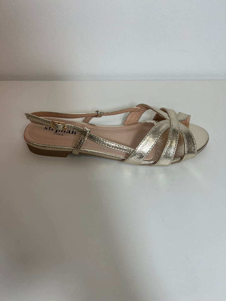 Naomi Sandal Gold